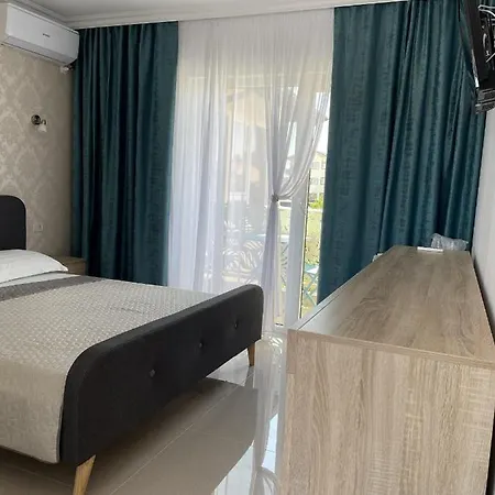 Larimar Πανσιόν 3*