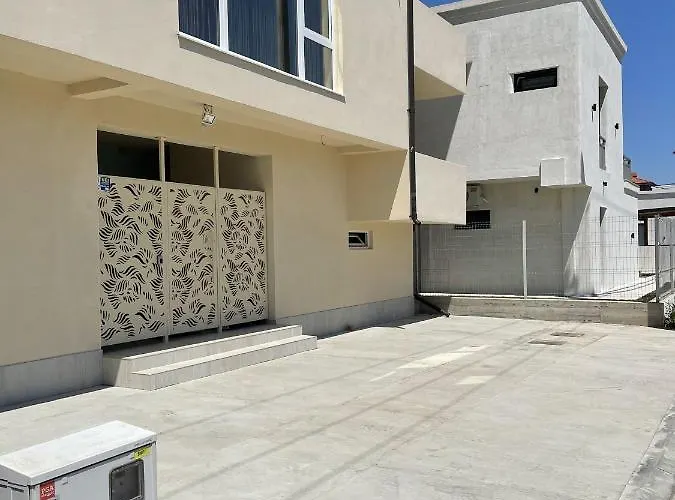 Larimar 게스트하우스 3*