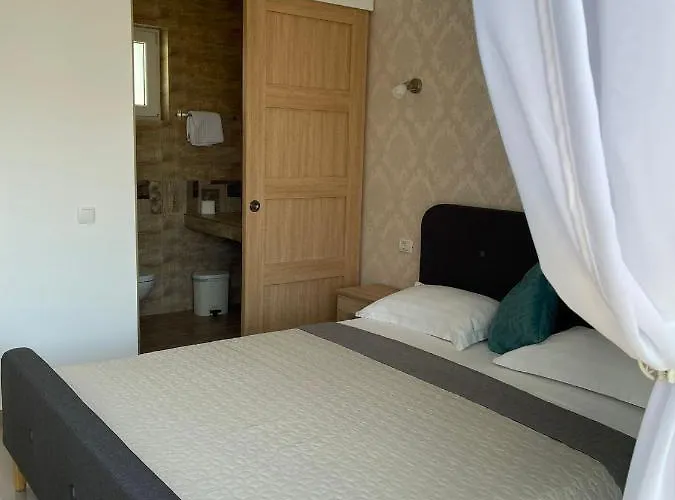 Larimar 게스트하우스 3*